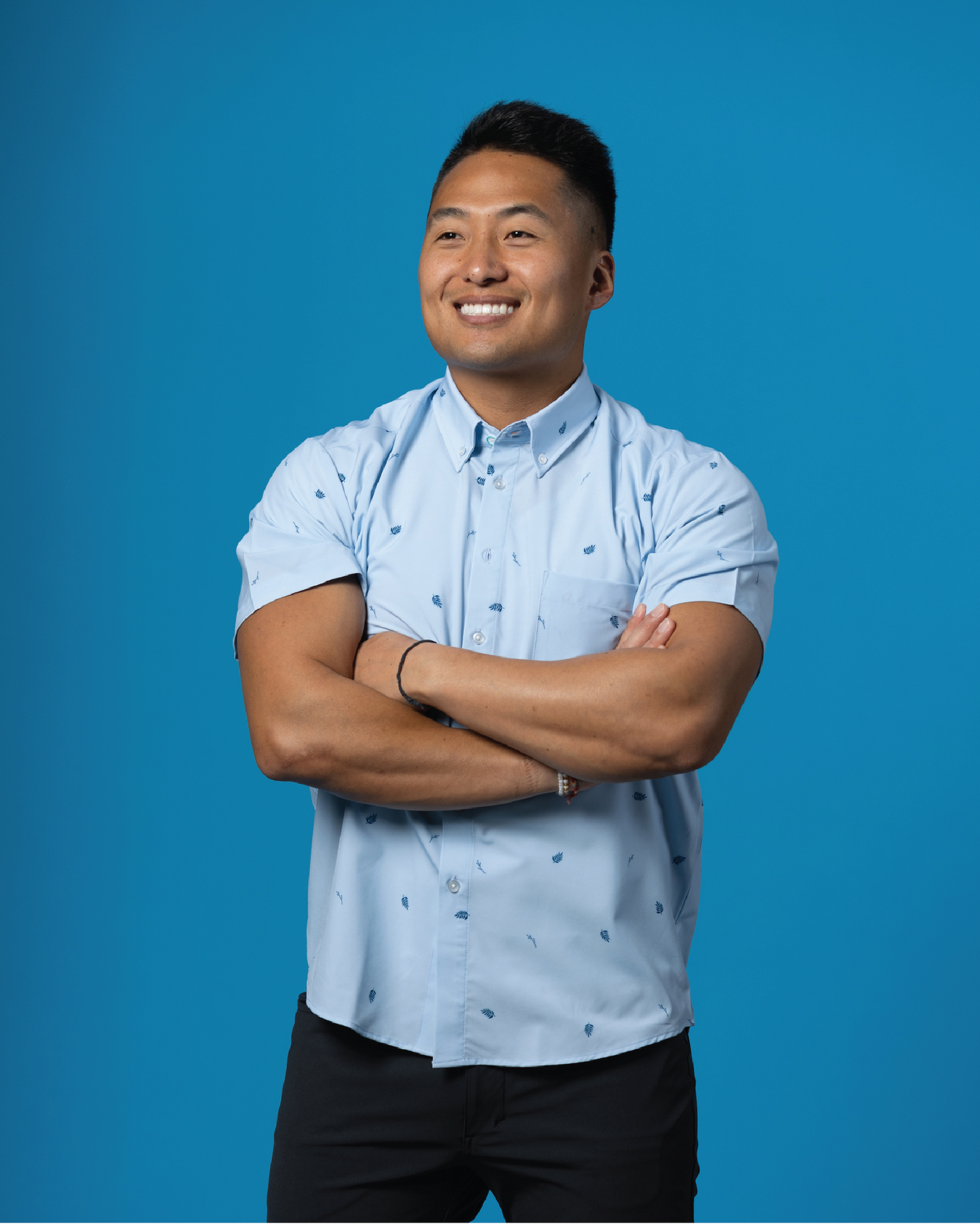 Range Shirt - Pale Blue w/ Leaves