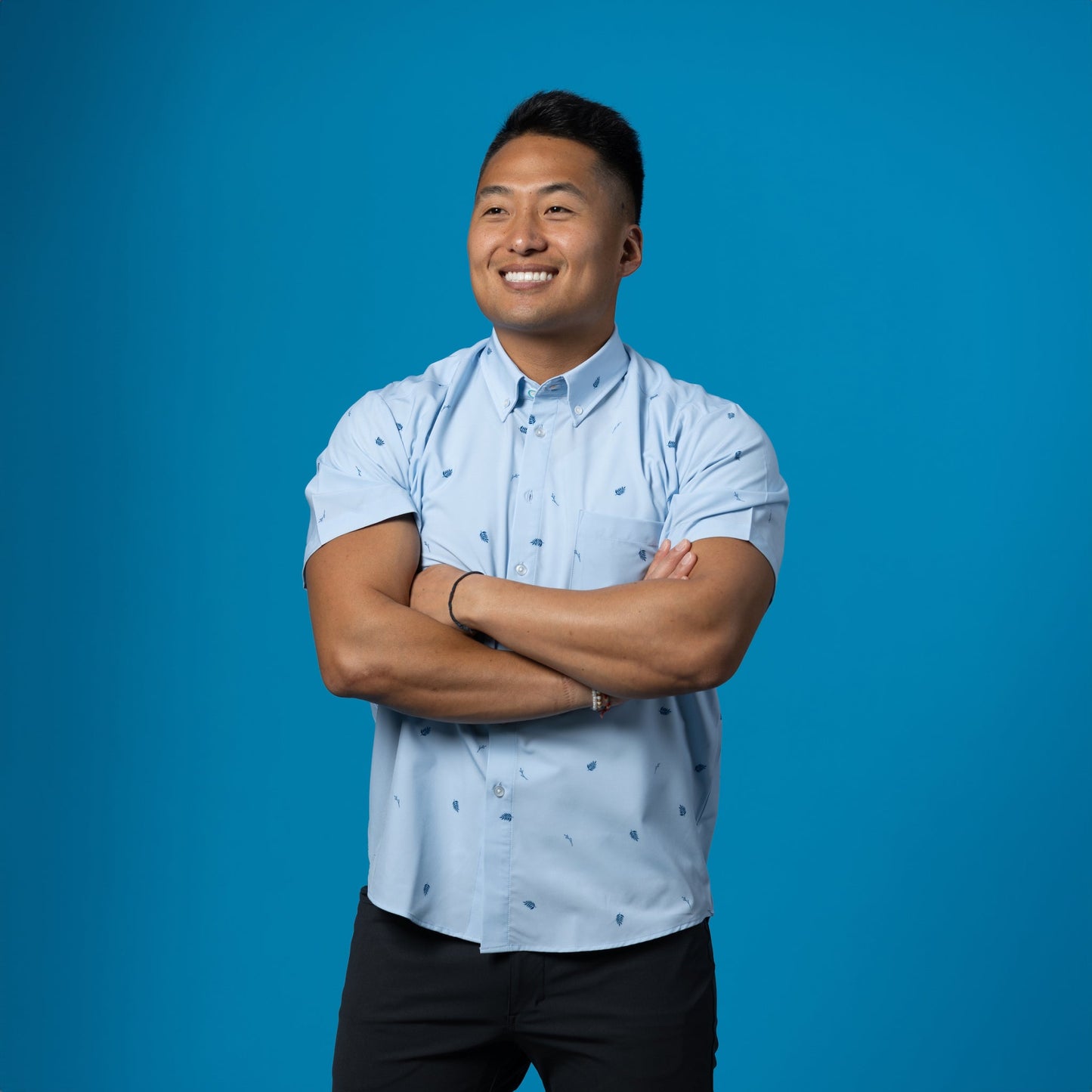 Range Shirt - Pale Blue w/ Leaves